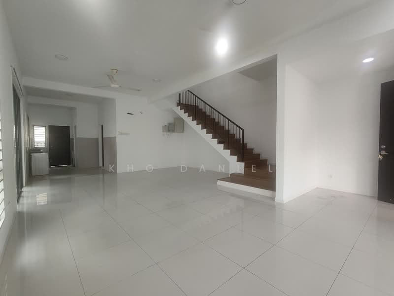 Bandar Bukit Raja untuk Untuk Disewa - RM 2,000 /bulan, Apr 2026 - Living Room - PropertyGuru.com.my