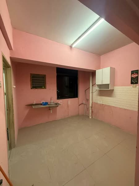 Sri Aman Block D (Sri Aman Block 8) untuk Untuk Disewa - RM 700 /bulan, Apr 2026 - Kitchen - PropertyGuru.com.my