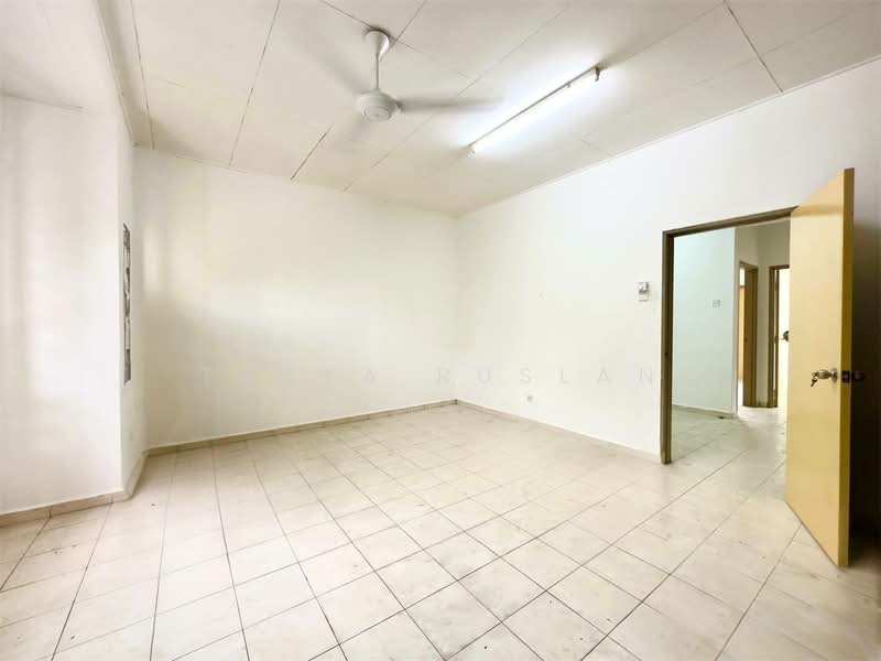 2-storey Terraced House for Sale in Sungai Buloh (Selangor) - Tasya Ruslan - Interior - PropertyGuru.com.my