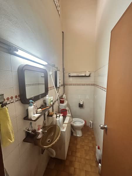 Rumah Teres 1 Tingkat untuk Dijual di Johor Bahru (Johor) - Seven Tay - Bathroom - PropertyGuru.com.my