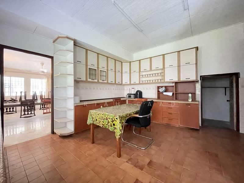 Untuk Dijual - Jalan maktab 5