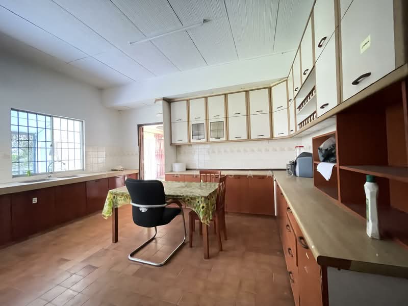 Untuk Dijual - Jalan maktab 5