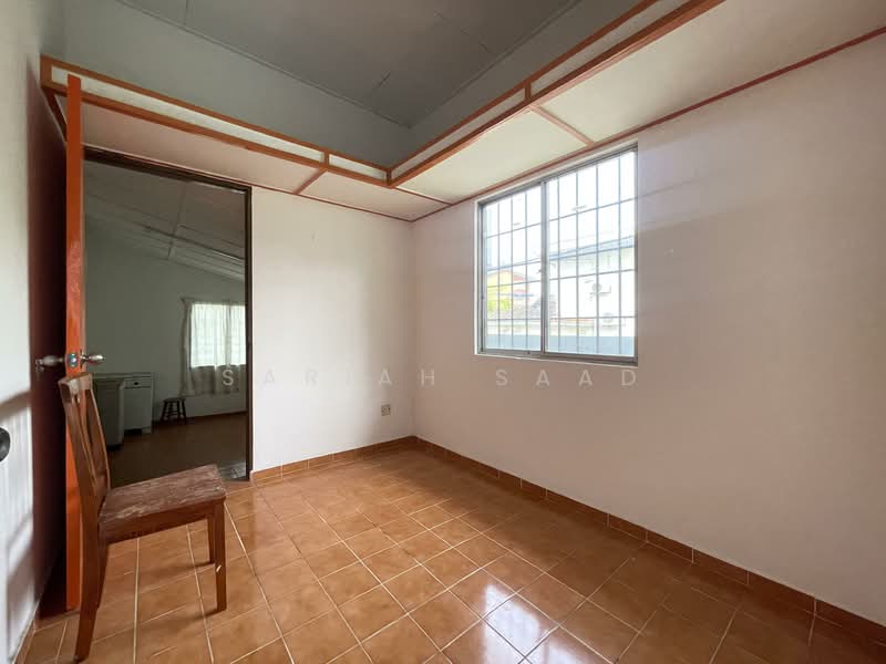 Untuk Dijual - Jalan maktab 5