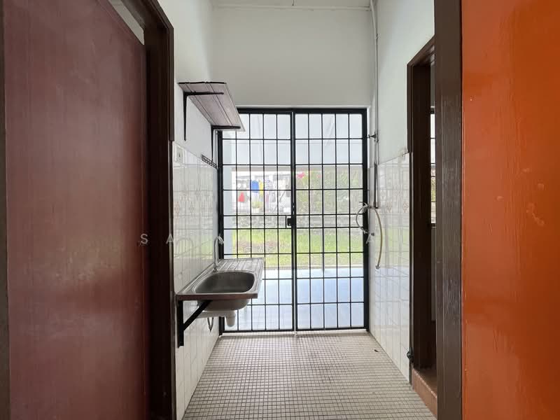 Untuk Dijual - Jalan maktab 5