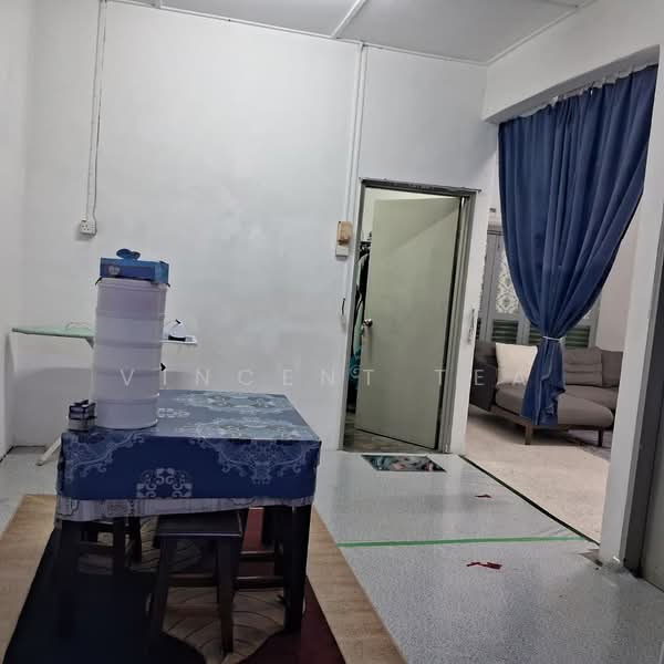 Taman Kluang Baru untuk Untuk Dijual - RM 290,000, Apr 2026 - Interior - PropertyGuru.com.my