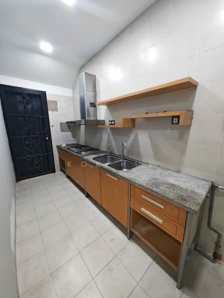 Cluster House for Sale in Taman Adda Heights (Tebrau) - Kok Hui - Kitchen - PropertyGuru.com.my