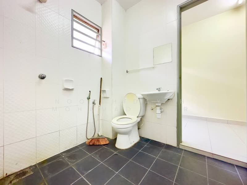 2-storey Terraced House for Sale in Aman Putri (Sungai Buloh) - Noor Hidayah Mohamad Noor - Bathroom - PropertyGuru.com.my