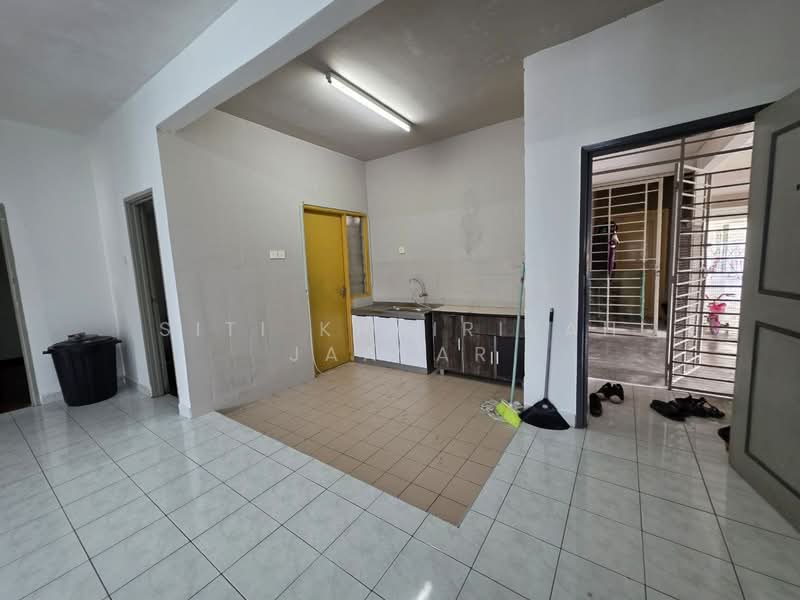 Pangsapuri untuk Disewa di Pangsapuri Mutiara Subang - SITI KHAIRIYAH JAAFAR - Kitchen - PropertyGuru.com.my
