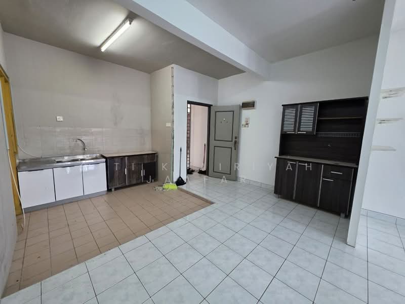 Pangsapuri untuk Disewa di Pangsapuri Mutiara Subang - SITI KHAIRIYAH JAAFAR - Kitchen - PropertyGuru.com.my