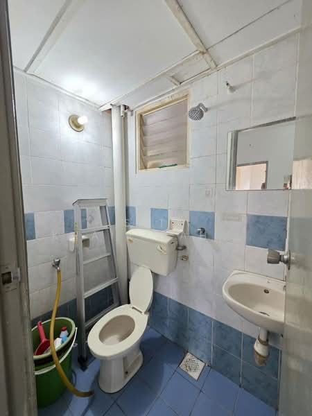 Pangsapuri untuk Disewa di Pangsapuri Mutiara Subang - SITI KHAIRIYAH JAAFAR - Bathroom - PropertyGuru.com.my