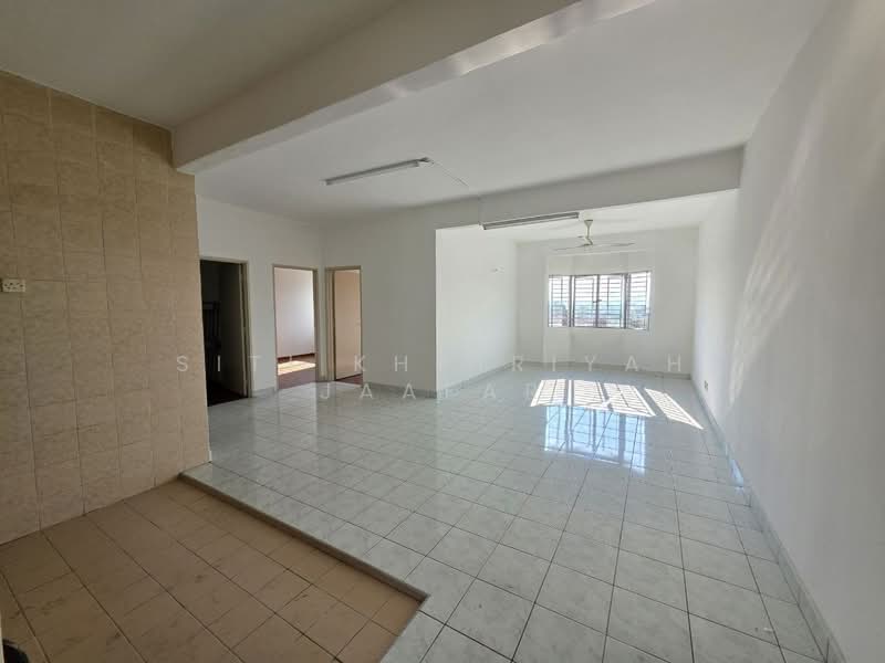 Apartment for Rent at Pangsapuri Mutiara Subang - SITI KHAIRIYAH JAAFAR - Living Room - PropertyGuru.com.my