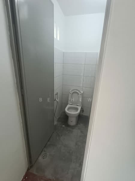 Kedai untuk Disewa di George Town (Penang) - Ben Hew - Bathroom - PropertyGuru.com.my