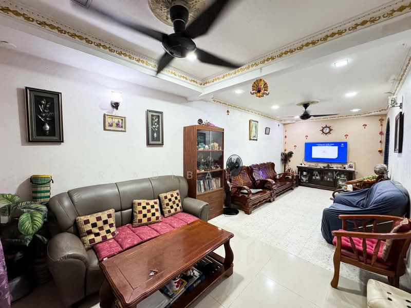 1-storey Terraced House for Sale in Taman Medan (Petaling Jaya) - Nur Adibah Ishak - Living Room - PropertyGuru.com.my
