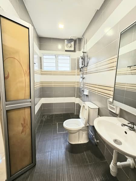 2-storey Terraced House for Sale in Bandar Bukit Puchong 2 (Puchong) - Wendy Chin - Bathroom - PropertyGuru.com.my