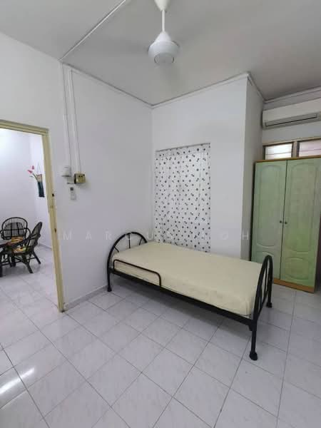 1.5-storey Terraced House for Sale in Bandar Seri Alam (Masai) - Marcus Loh - Bedroom - PropertyGuru.com.my