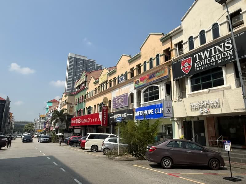 Shop for Rent in Dataran Sunway (Kota Damansara) - Wai Yen Chin - Exterior - PropertyGuru.com.my