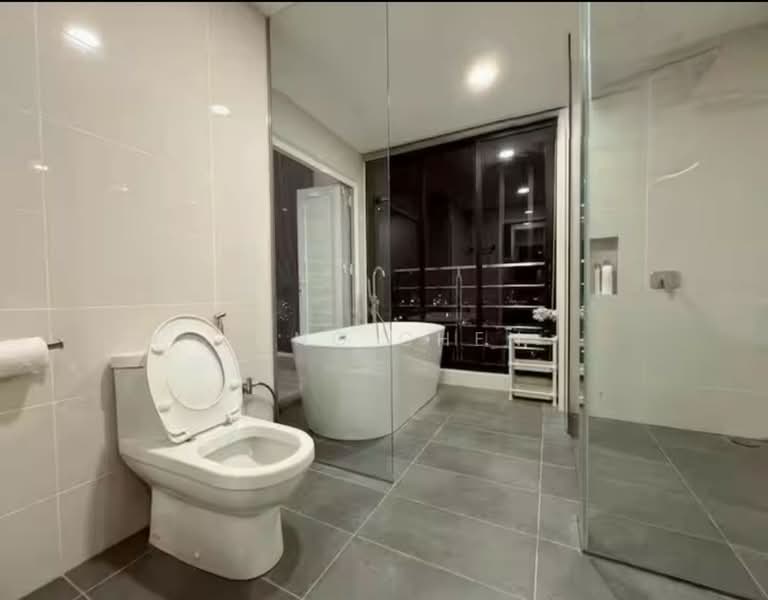 Service Residence for Sale at Southkey Mosaic - Jong Chen - Bathroom - PropertyGuru.com.my