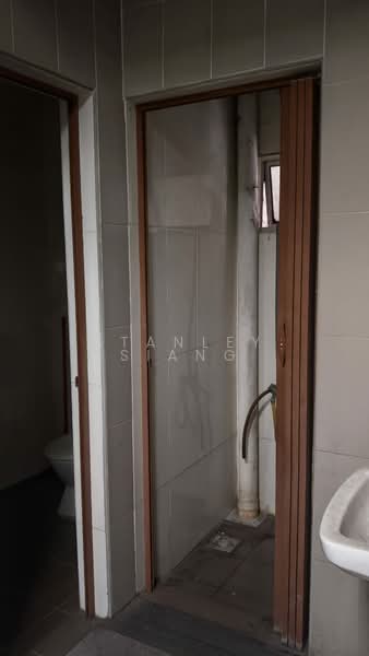 Semi-D Factory for Rent in Skudai (Johor) - Stanley Siang - Bathroom - PropertyGuru.com.my