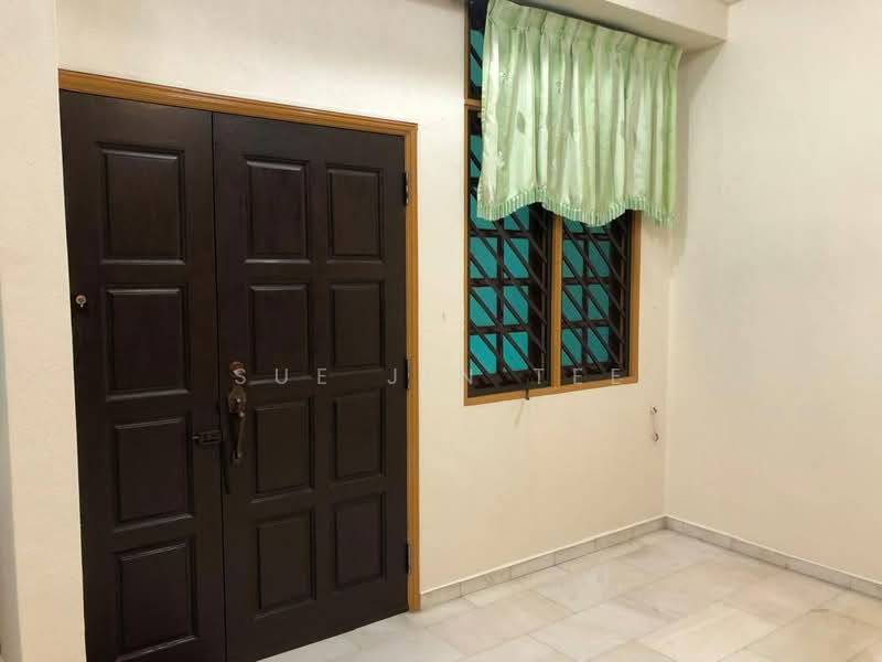 Rumah Teres 2 Tingkat untuk Dijual di Taman Pelangi (Johor Bahru) - Sue Jin Tee - Entrance - PropertyGuru.com.my