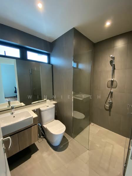 Service Residence for Sale at 10 Stonor - Winnie Teh - Bathroom - PropertyGuru.com.my