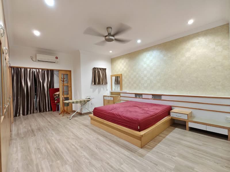 2-storey Terraced House for Rent in Bandar Baru Permas Jaya (Permas Jaya) - Amanda Moi - Bedroom - PropertyGuru.com.my