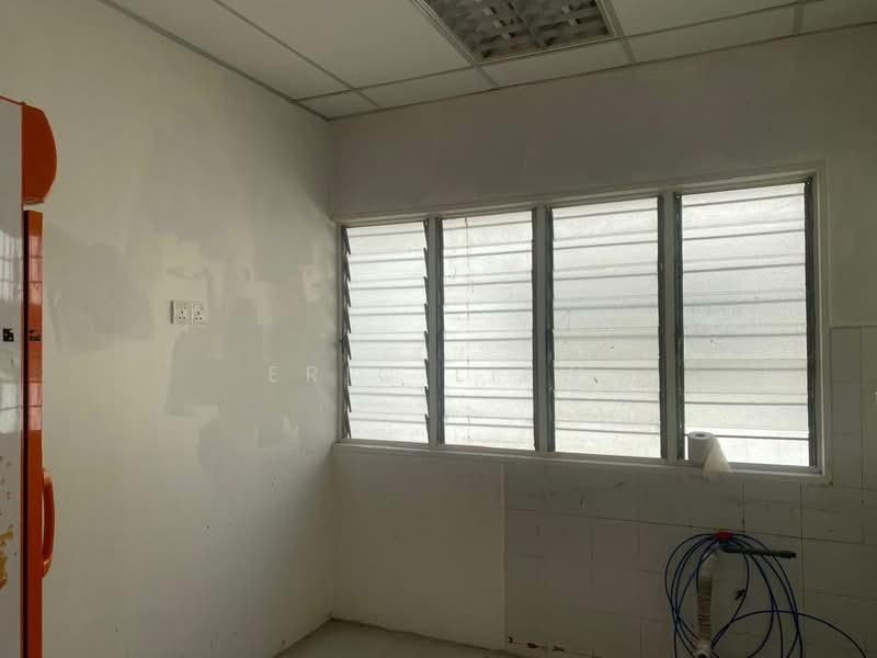 Endlot 1st Floor Shop Bandar Mahkota Cheras untuk Untuk Disewa - RM 2,500 /bulan, Apr 2026 - Kitchen - PropertyGuru.com.my
