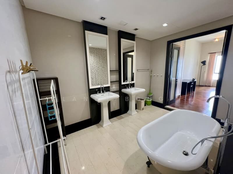 Quayside Condominium - 2