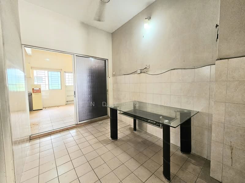 2-storey Terraced House for Sale in TAMAN PUCHONG UTAMA (Puchong) - Wendy Chin - Kitchen - PropertyGuru.com.my