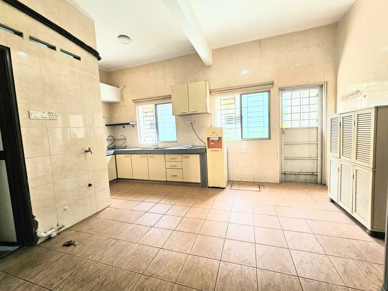 2-storey Terraced House for Sale in TAMAN PUCHONG UTAMA (Puchong) - Wendy Chin - Kitchen - PropertyGuru.com.my