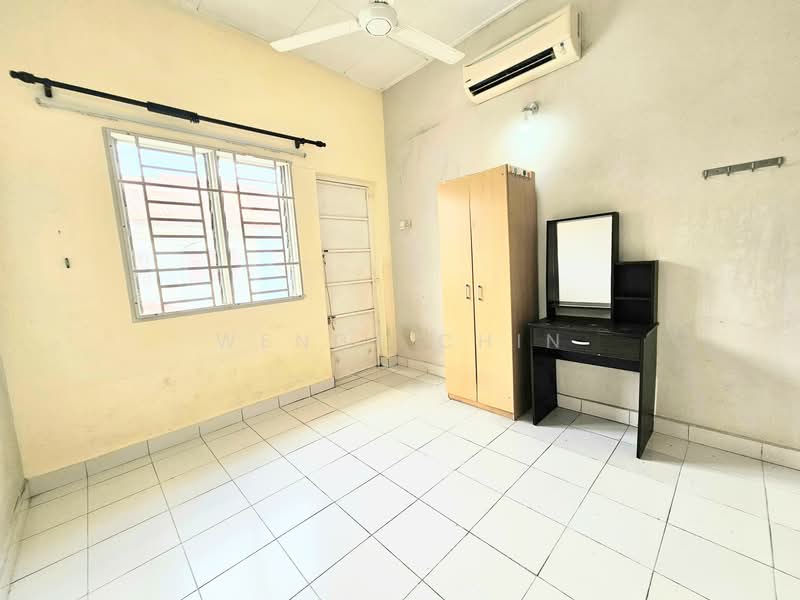 2-storey Terraced House for Sale in TAMAN PUCHONG UTAMA (Puchong) - Wendy Chin - Bedroom - PropertyGuru.com.my