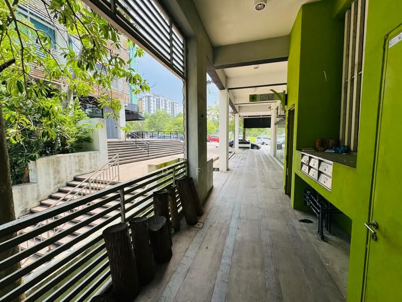 Shop / Office for Sale in Bukit Jelutong (Shah Alam) - Mohd Fadzli - Exterior - PropertyGuru.com.my