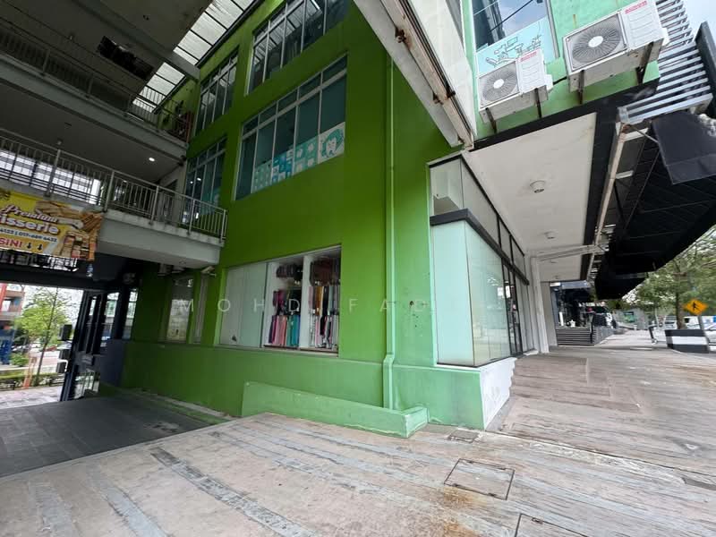 Shop / Office for Sale in Bukit Jelutong (Shah Alam) - Mohd Fadzli - Exterior - PropertyGuru.com.my