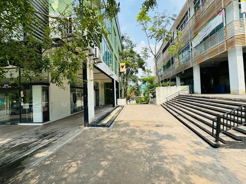 Shop / Office for Sale in Bukit Jelutong (Shah Alam) - Mohd Fadzli - Exterior - PropertyGuru.com.my