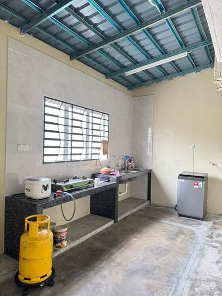 Terraced House for Rent in Bandar Lahat Baru (Lahat) - Mandy Phang - Kitchen - PropertyGuru.com.my