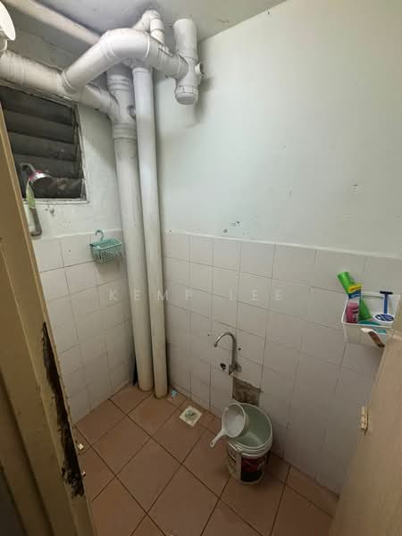 Vista Damansara untuk Untuk Disewa - RM 900 /bulan, Apr 2026 - Bathroom - PropertyGuru.com.my