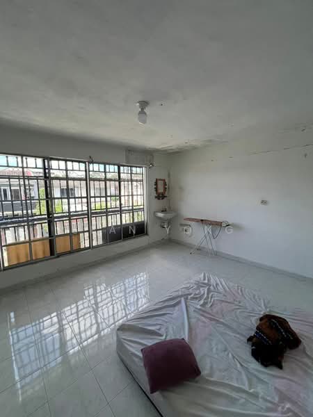 2-storey Terraced House for Sale in Taman Selayang Utama (Selayang) - Sean Yong - Bedroom - PropertyGuru.com.my
