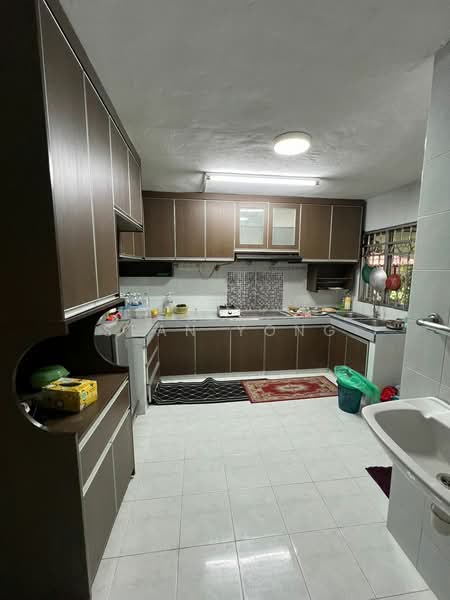 2-storey Terraced House for Sale in Taman Selayang Utama (Selayang) - Sean Yong - Kitchen - PropertyGuru.com.my
