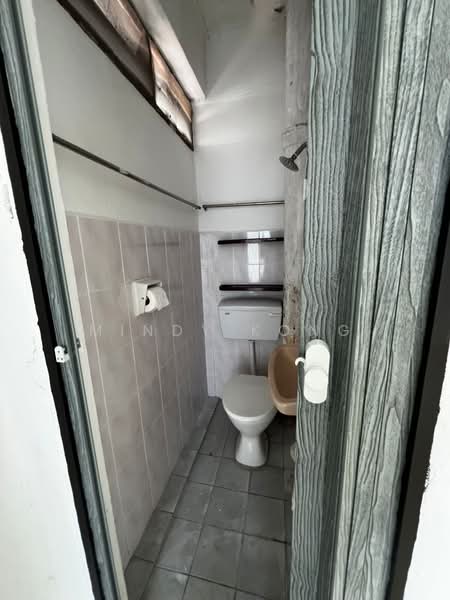 Apartment for Sale at Apartment Taman Mewah - Mindy Kong - Bathroom - PropertyGuru.com.my