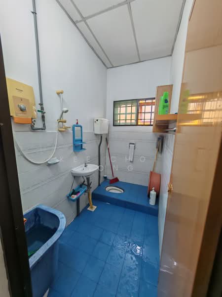 Taman Makmur Ayer Tawar untuk Untuk Dijual - RM 388,000, Apr 2026 - Bathroom - PropertyGuru.com.my
