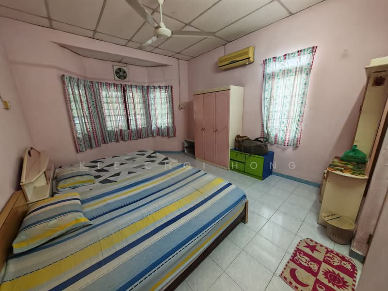 Taman Makmur Ayer Tawar untuk Untuk Dijual - RM 388,000, Apr 2026 - Bedroom - PropertyGuru.com.my