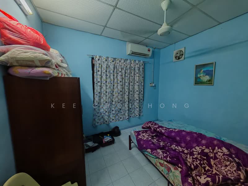 Taman Makmur Ayer Tawar untuk Untuk Dijual - RM 388,000, Apr 2026 - Bedroom - PropertyGuru.com.my