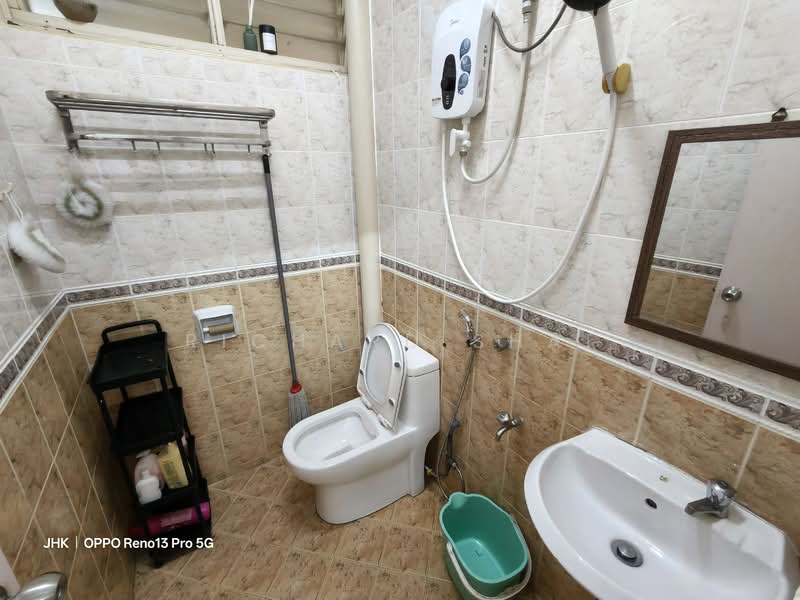 2-storey Terraced House for Rent in Bandar Baru Permas Jaya (Permas Jaya) - Richard Shai - Bathroom - PropertyGuru.com.my