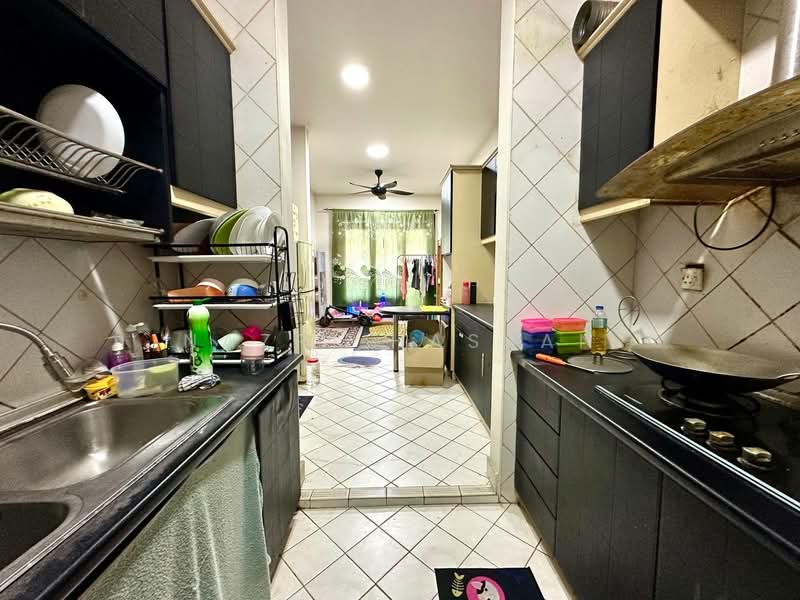 Condominium for Sale at Armanee - Nazri Hassan - Kitchen - PropertyGuru.com.my
