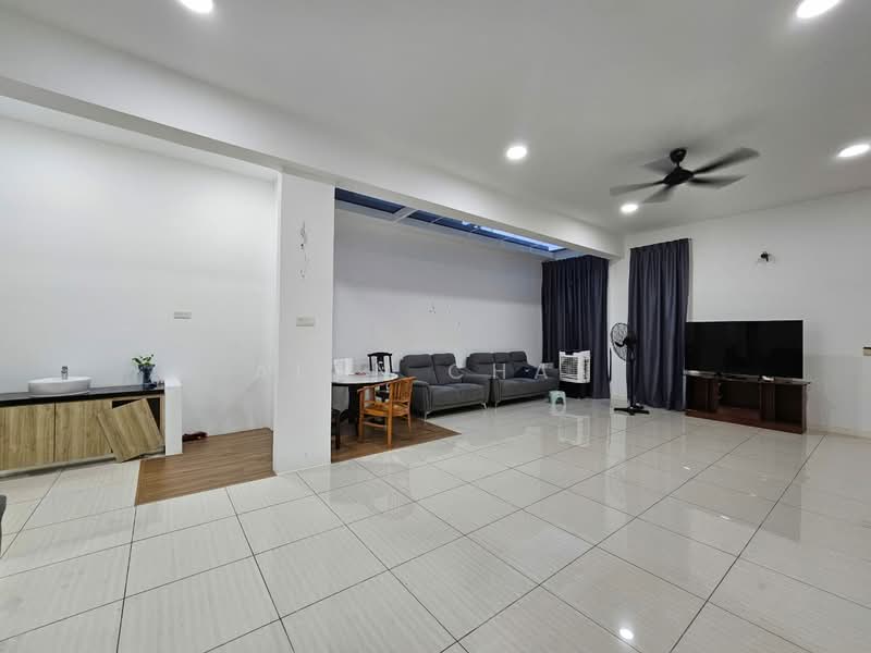 3-storey Terraced House for Sale in Puchong (Selangor) - Alan Chan - Living Room - PropertyGuru.com.my