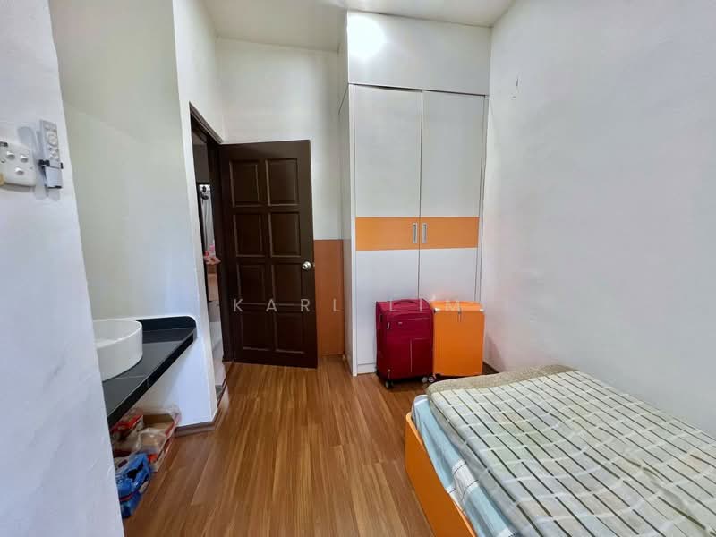 2-storey Terraced House for Sale in Permas Jaya (Johor) - Karl Lim - Bedroom - PropertyGuru.com.my