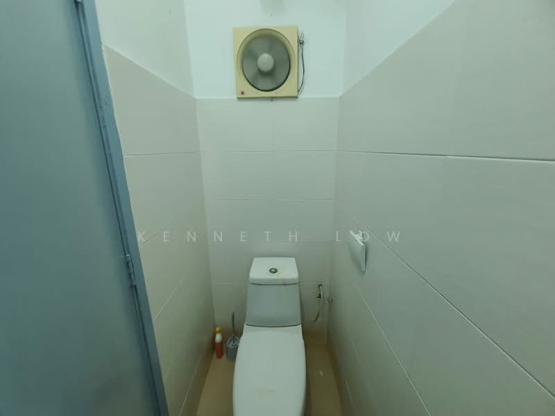 Pejabat untuk Disewa di Cheras Business Centre (Kuala Lumpur) - Kenneth Low - Bathroom - PropertyGuru.com.my