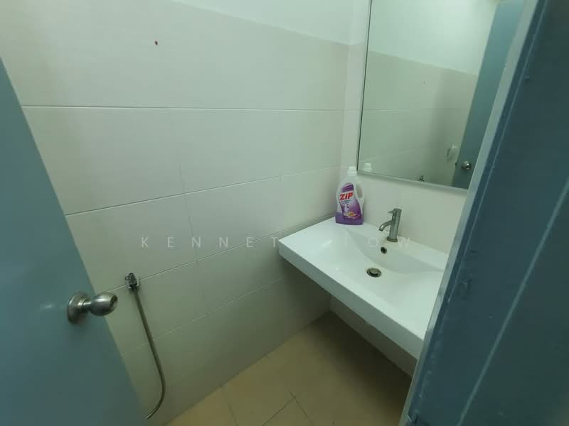 Pejabat untuk Disewa di Cheras Business Centre (Kuala Lumpur) - Kenneth Low - Bathroom - PropertyGuru.com.my
