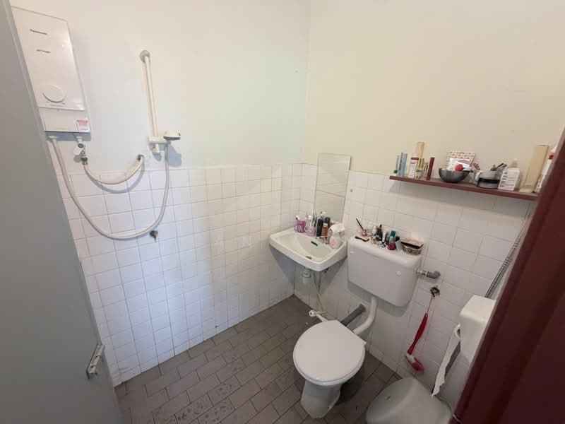 2-storey Terraced House for Sale in Taman Selayang Utama (Selayang) - Sean Yong - Bathroom - PropertyGuru.com.my