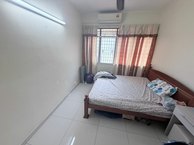 2-storey Terraced House for Sale in Taman Selayang Utama (Selayang) - Sean Yong - Bedroom - PropertyGuru.com.my
