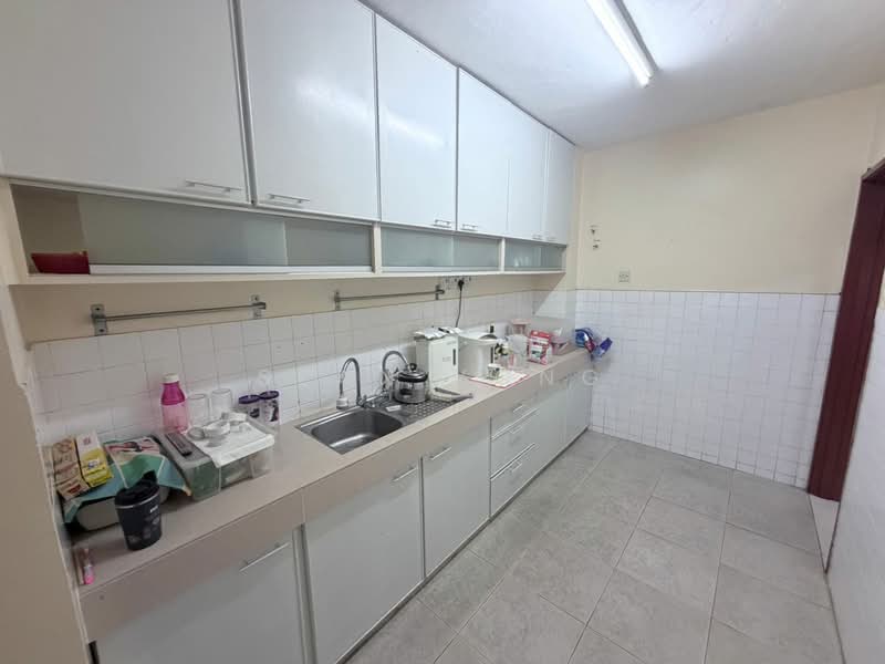 2-storey Terraced House for Sale in Taman Selayang Utama (Selayang) - Sean Yong - Kitchen - PropertyGuru.com.my